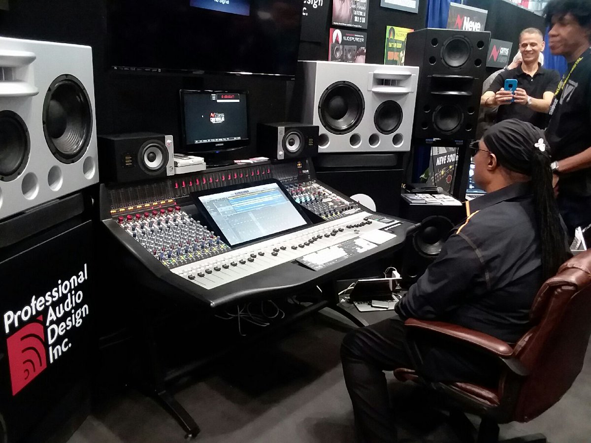 icongw's tweet image. #AESCONVENTION #JACOBJAVITSCTR #DIRECTSOUND #FANSTEREO #TRUEICON #STEVIEWONDER #ronniewright #photos