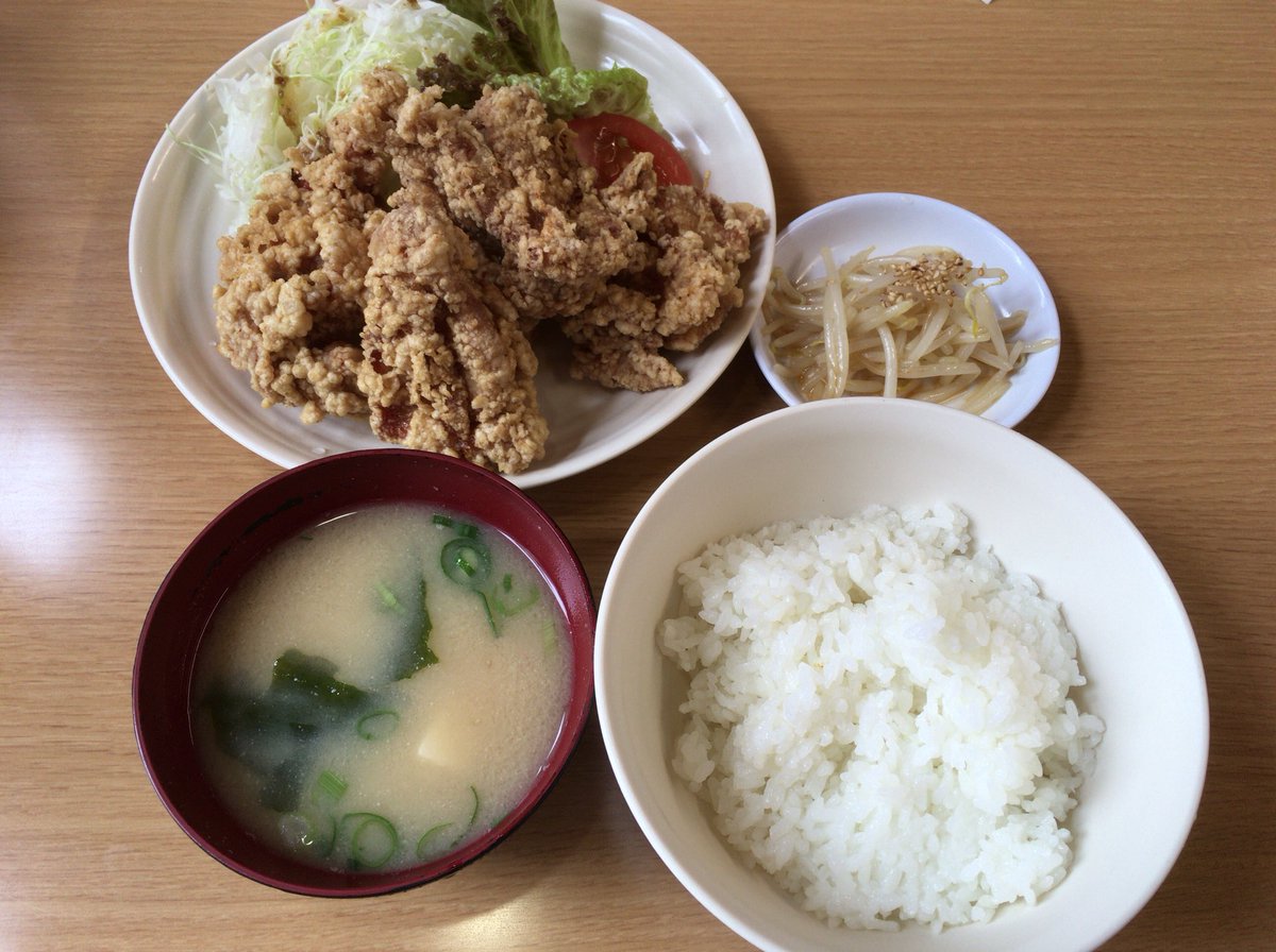 湖 国 てっぺん 南草津 からあげ定食 からあげは拳位大きなサイズが5個 外はカリッと中はジュワッと甘めな味付けで個人的には とても中毒性が高くて旨かった 湖 国 てっぺん 南草津 からあげ定食 からあげは拳位大きなサイズが5個 外はカリッと中はジュワッと甘めな味付けで個人的には とても中毒性が高くて旨かった