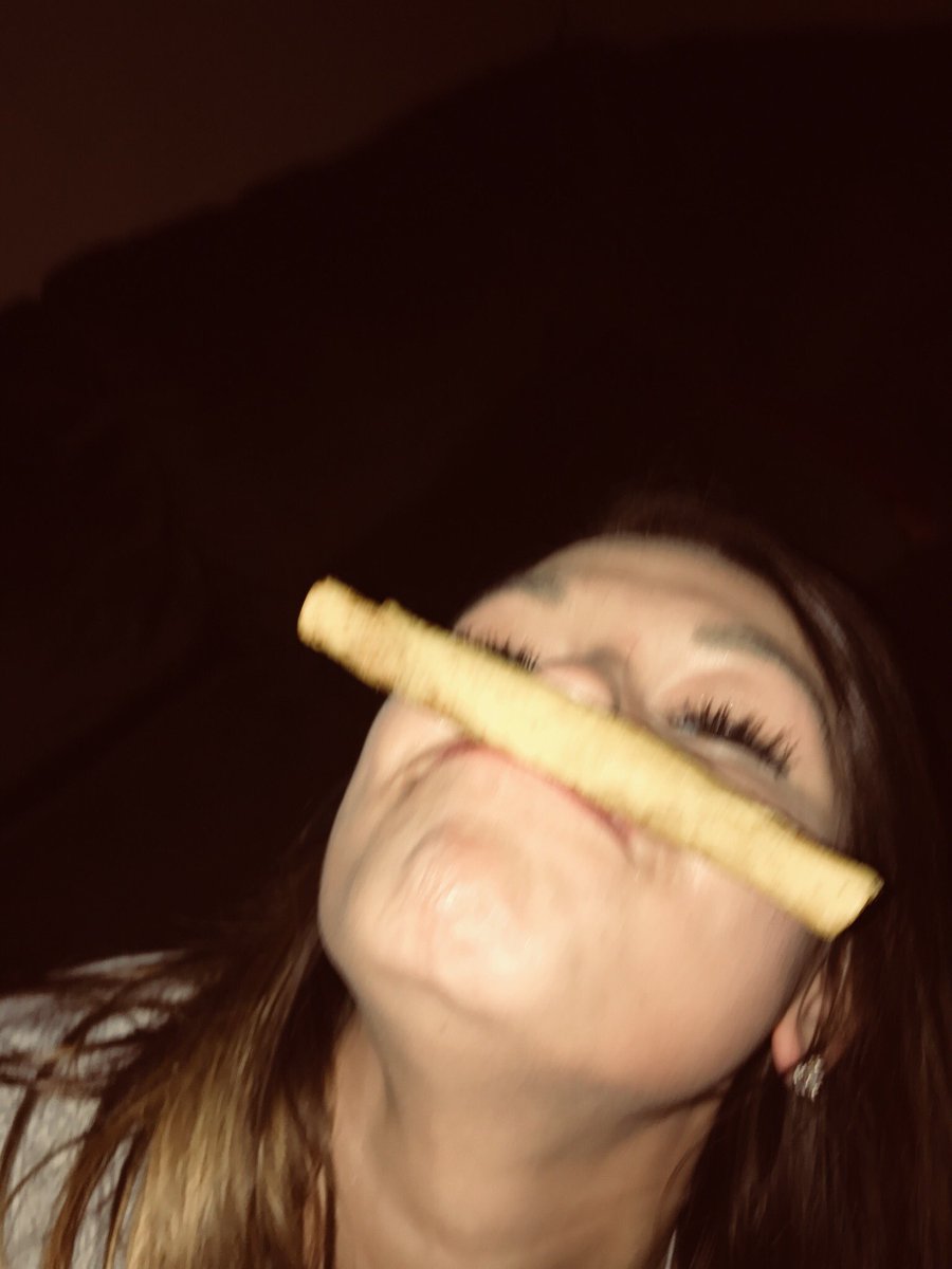 KennedyRaeLiv's tweet photo. Literally just found pics of me having the time of my life balancing a taquito on my face 😶 https://t.co/WiJCEplWdU