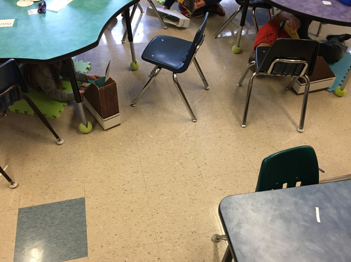 MmeToews's tweet photo. I'm not sure if we're more in love with reading or with sitting under the tables... Regardless, read-to-self has taken off! @LuxtonSchool https://t.co/VhstQJyxv6