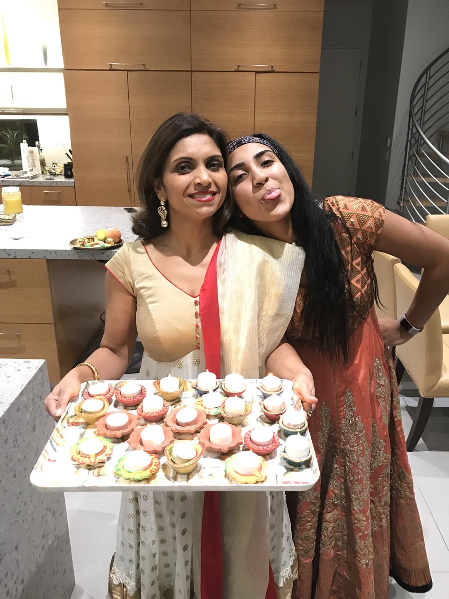sethibg's tweet photo. Family time on Diwali https://t.co/E2LGm9Yayg