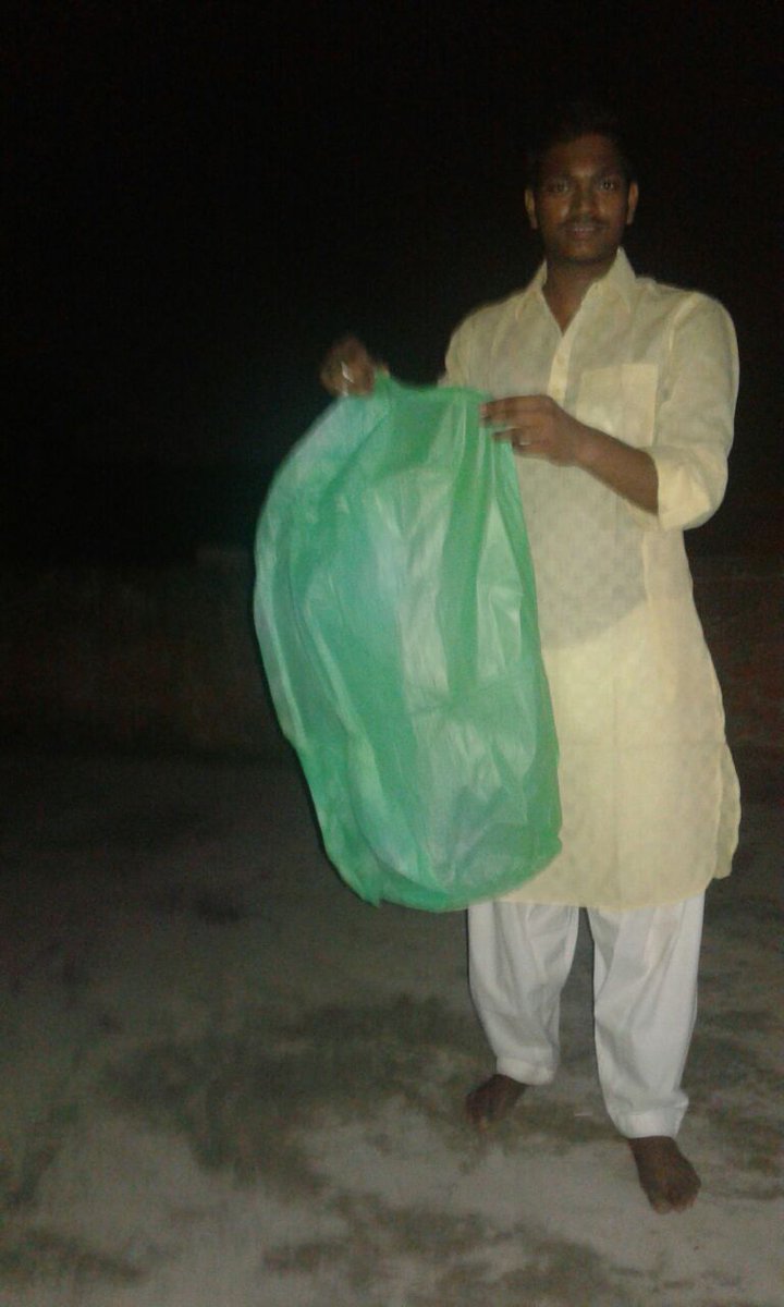 SamridhaKrishna's tweet photo. Fun with #sky_lantern on #HappyDiwali https://t.co/YoYUSyTGJX