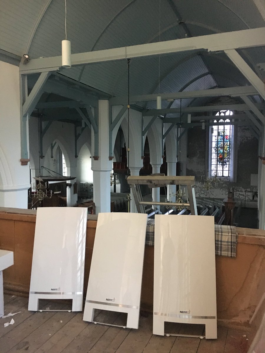 Werk in uitvoering...
Ketels vervangen in kerk monster.