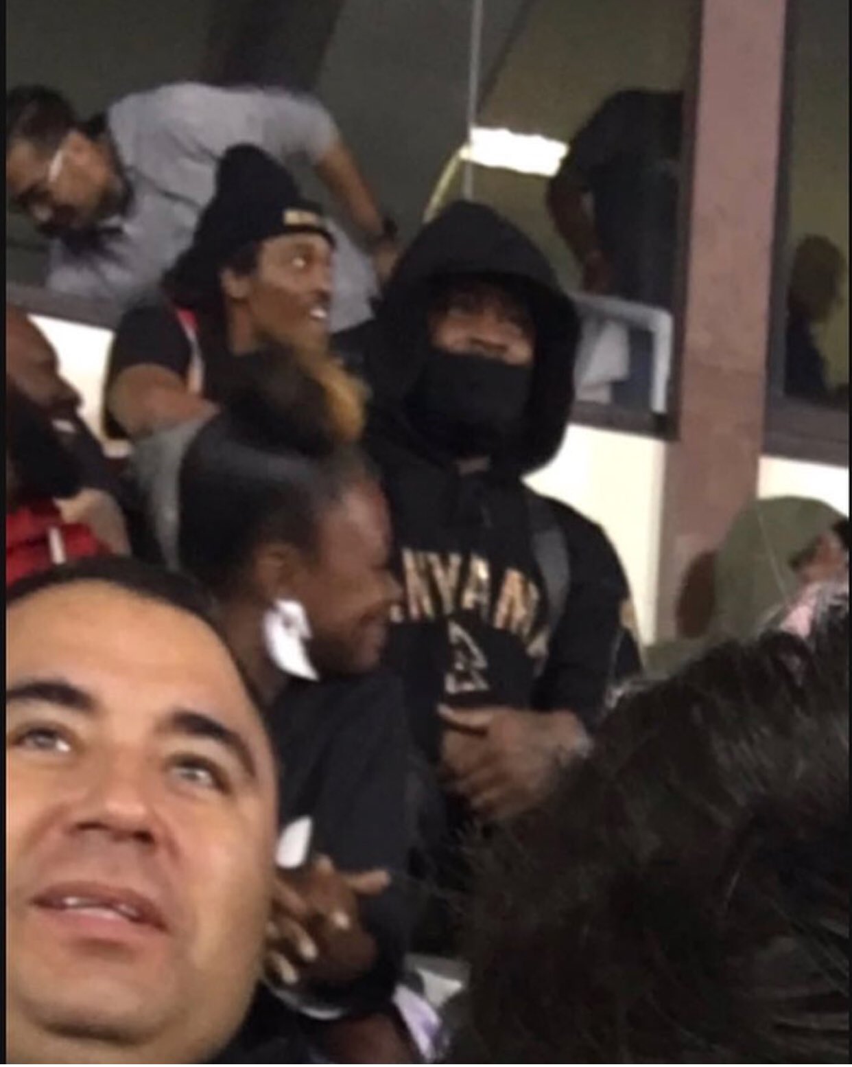 DMjaJfxVAAAQkmC.jpg:large