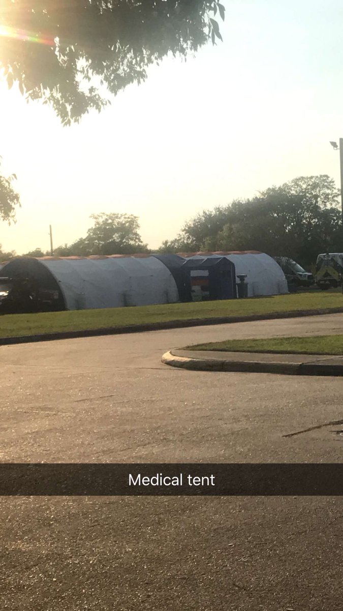 jump2thamoon's tweet photo. My clinic staff@Emergency Shelter for Hurricane Harvey Victims.1 of the most rewarding things I have accomplished ❤️ #nursepractitionersLead https://t.co/jwIUP5mcRX