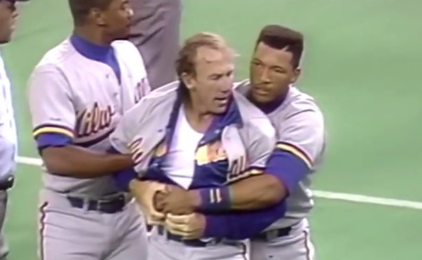 zantow_chris's tweet photo. #NationalConflictResolutionDay
Tom Treblehorn 06.30.90
#Brewers vs. #Mariners https://t.co/9bfeldDq7j