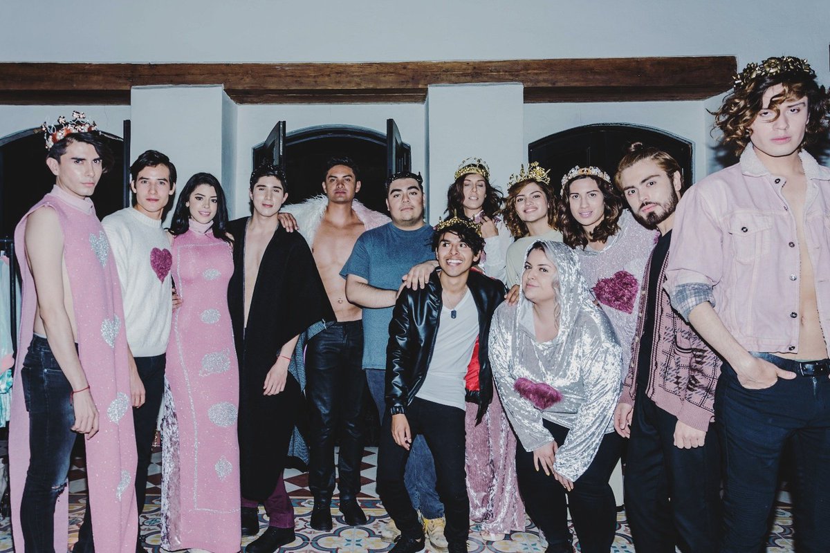 JhovaAdain's tweet photo. Emociones ❤🕹😊 #CDMX #KMAgency #KMFashion https://t.co/KcItebrYYB