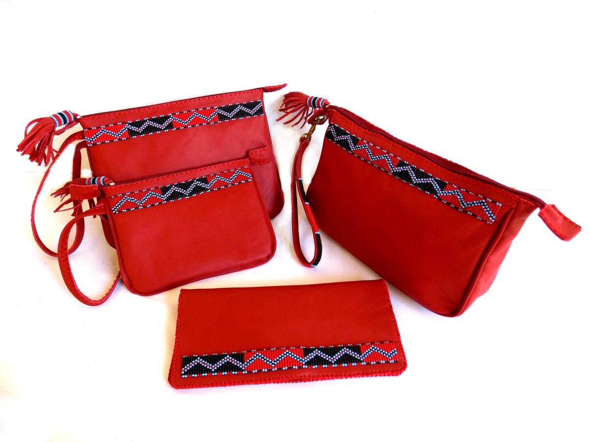 Zinjdesign's tweet photo. #handmadekenya #dogcollars #safaribelts #leatherstuff  #handbags #accessories #beadedbelts #beadeddogcollars #shoponline #collection2017 https://t.co/1PNXGzwFv6