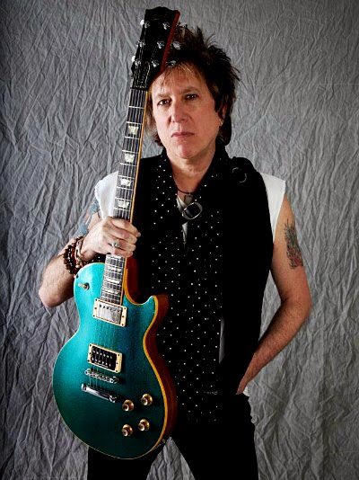 Happy Birthday to guitarist Ricky Byrd (Joan Jett, Ian Hunter), born Oct 20th 