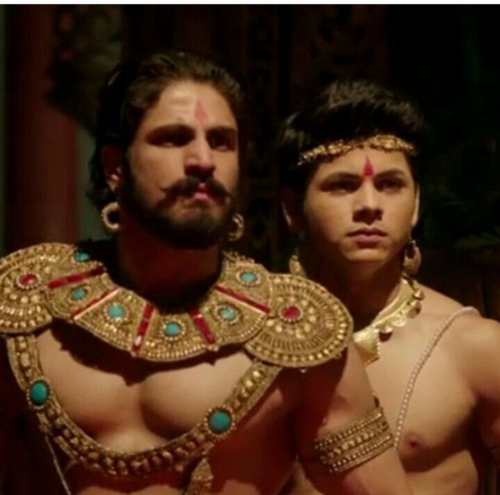 24freebird's tweet photo. @siddnigam_off @SiddharthNFans Father-son together 😍😄😇loved it😍hope we get some more epis like this😄😄 
#Bindusar 💕 #Chandra (Credit-maker)  #ChandraNandni 
@siddnigam_off https://t.co/Ms2eL9mCAa