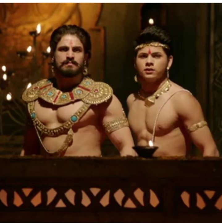 24freebird's tweet photo. @siddnigam_off @SiddharthNFans Father-son together 😍😄😇loved it😍hope we get some more epis like this😄😄 
#Bindusar 💕 #Chandra (Credit-maker)  #ChandraNandni 
@siddnigam_off https://t.co/Ms2eL9mCAa