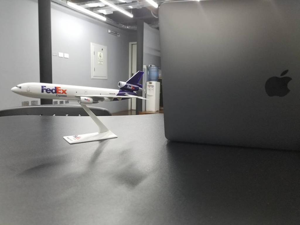 HenryDGarzon's tweet photo. #work #fedex #fedexcrossborder https://t.co/MjjsK6CDvL https://t.co/UPiiqLWS8D