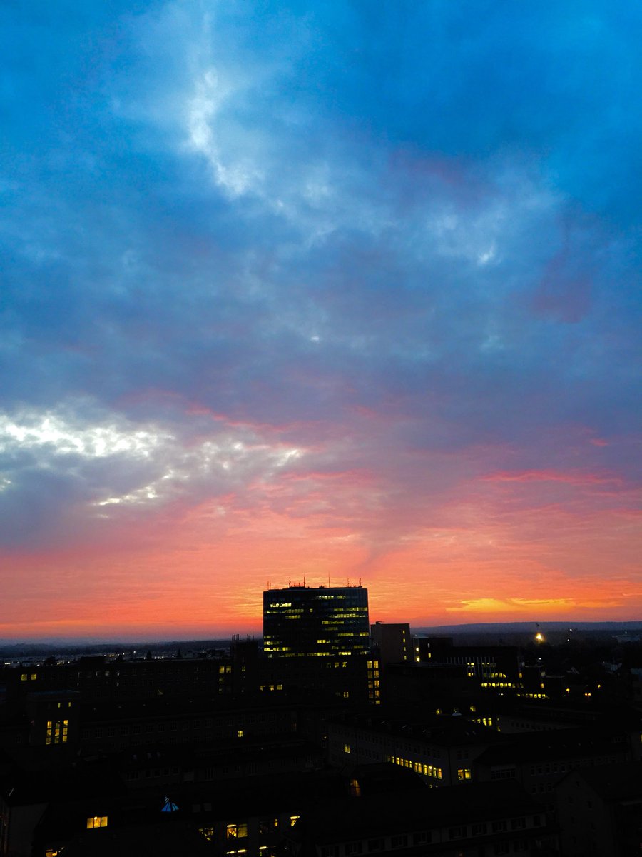 Guten Morgen Erlangen. Es ist Freitag, Freitag, Freitag. 🙌