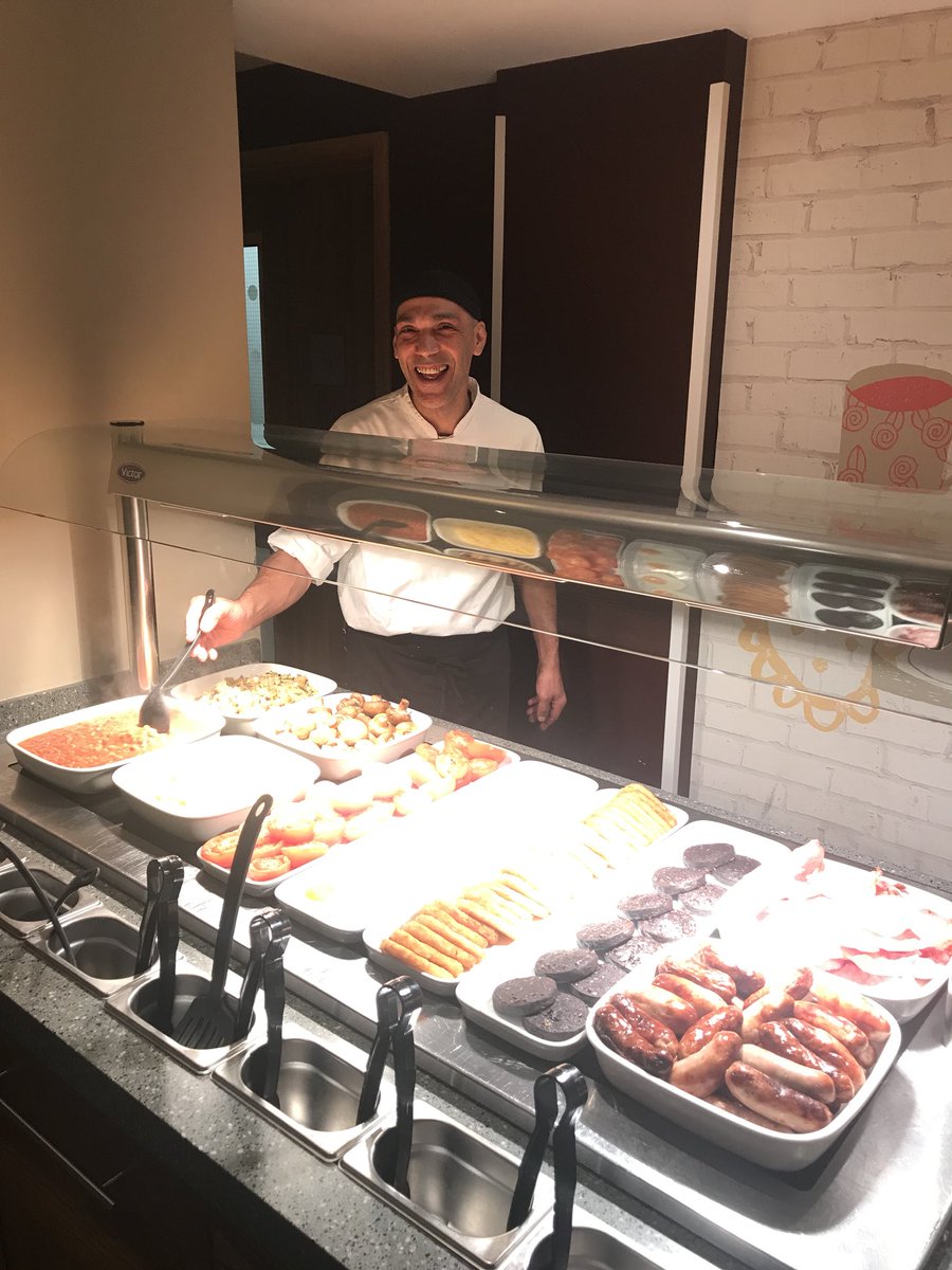 Good morning London 😊 chef Joao always welcoming our guests with a smile 😊 <a href="/Vib2015ctc/">Vib</a> <a href="/PIStPancras/">PI St Pancras</a> @R4chelMcKeeman <a href="/LAhMostloved/">LAhMostloved</a> #BFF