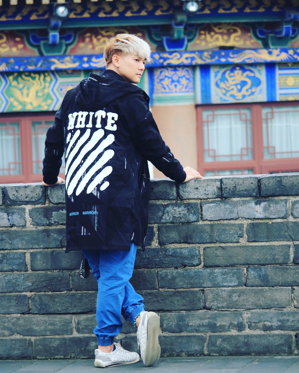 TyphoonYummy's tweet photo. Becuase of this is Friday  #happyfriday #thecitywallofxian #holiday #travellerslife #lifeisthejourney #星期五的夜晚 #好看 #高兴了 #西安城墙 https://t.co/6j7GZUT76i