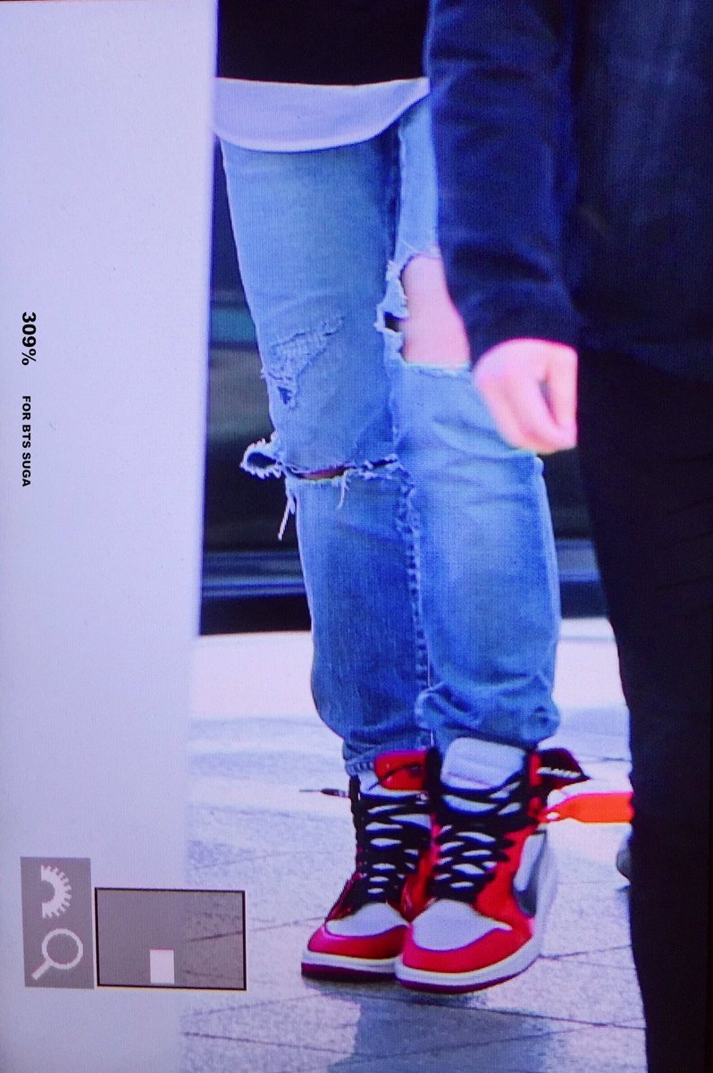 eclipsuga's tweet photo. yoongi's shoes and a peek of his thigh? i am all up for it https://t.co/KbcEZK9L9L