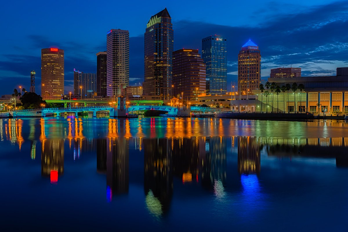 It's Friday! Enjoy the weekend and our city. 
#TampaBay #Tampa
