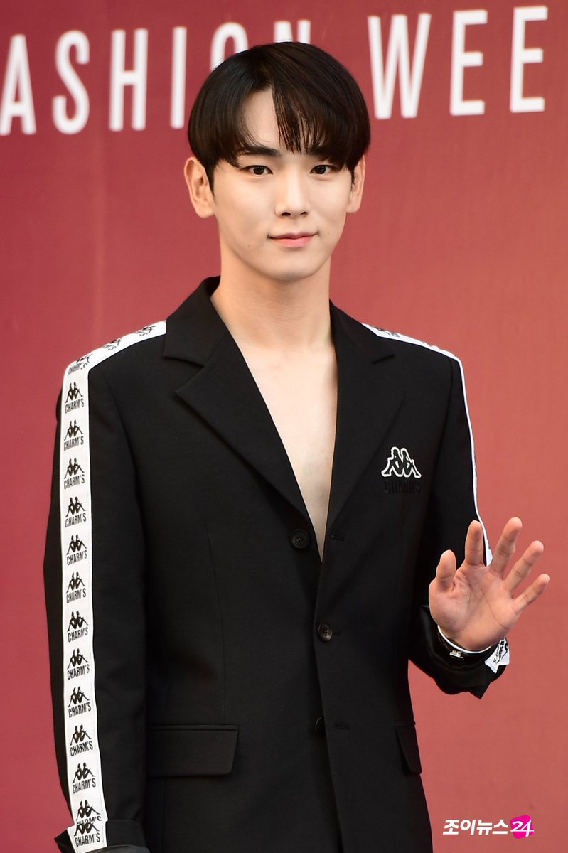 SHINee - えり SHINee will be on the cover of Marie Claire Korea's August