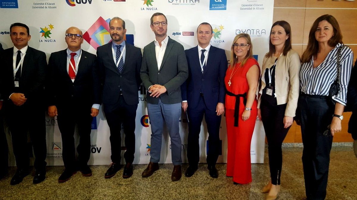 AnaMula1's tweet photo. 18.Continuamos con el Congreso de Transparencia. Ahora contamos con @JavierMaroto para hablar de la gestión clara y eficaz #OpenGovLaNucia https://t.co/rumatyv00K