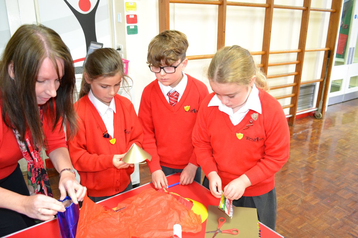 westfields_jun's tweet photo. 🚀Another TB. Which team is going to win? #RocketAssembly #Firework #teamwork 🚀 https://t.co/iAlQ4h3xAb