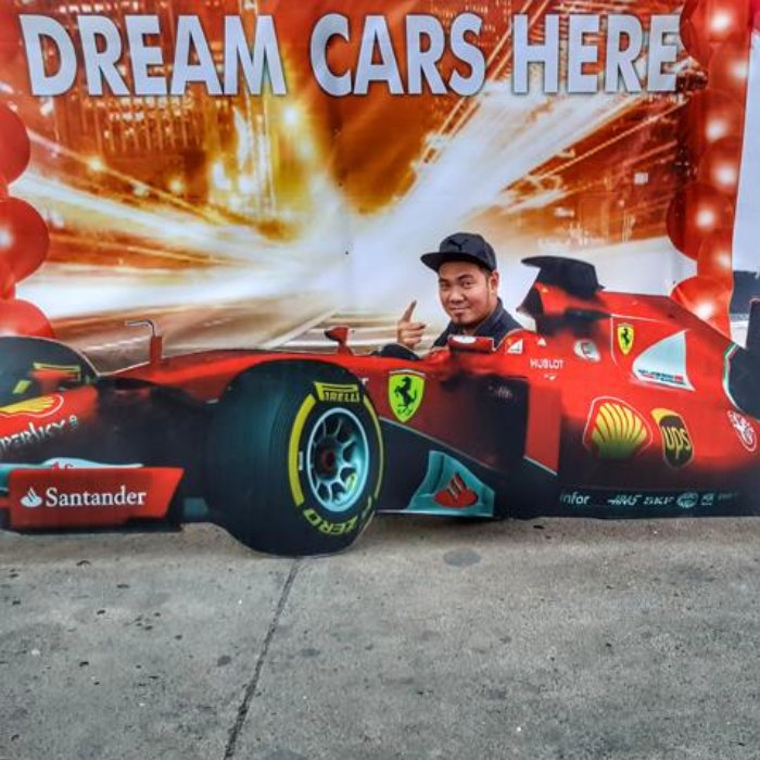 sojaducana's tweet photo. Ready to fuel my best performance and efficiency. Singapore here I come! #ShellVPowerSGPitStop https://t.co/QgJdWzJ2MB