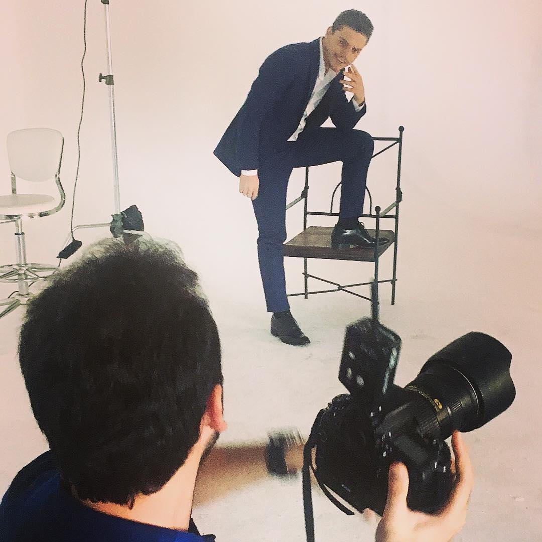 aliburakcworld's tweet photo. Ali Burak Ceylan fotoğraf çekimlerinden kamera arkası görüntüleri 📷 @aliburakceylan  #aliburakceylan #aliburak #kalpatisi https://t.co/nQ4sPhPjZR