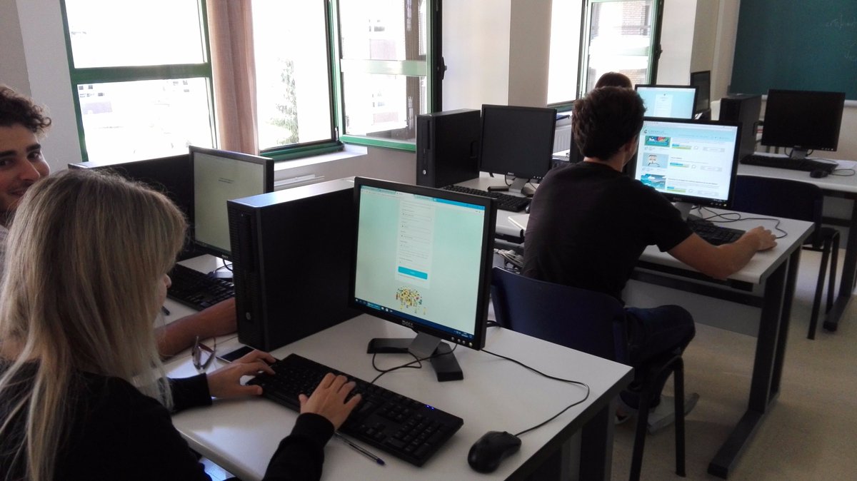 cibervoluntario's tweet photo. #Ciberplus realiza hoy su piloto con la @uniovi_info para crear retos de #InnovacionSocial con los #ODS #socratic2020 #H2020 #Oviedo https://t.co/8KjIvPXsB2