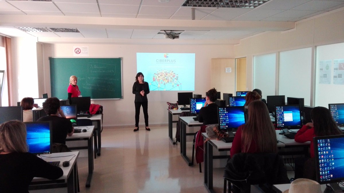 cibervoluntario's tweet photo. #Ciberplus realiza hoy su piloto con la @uniovi_info para crear retos de #InnovacionSocial con los #ODS #socratic2020 #H2020 #Oviedo https://t.co/8KjIvPXsB2