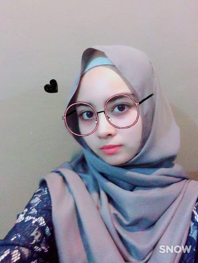 Juliet_NAAW's tweet photo. When guys said they like nerdy girls, they mean girls like this https://t.co/0UuVx2GraG