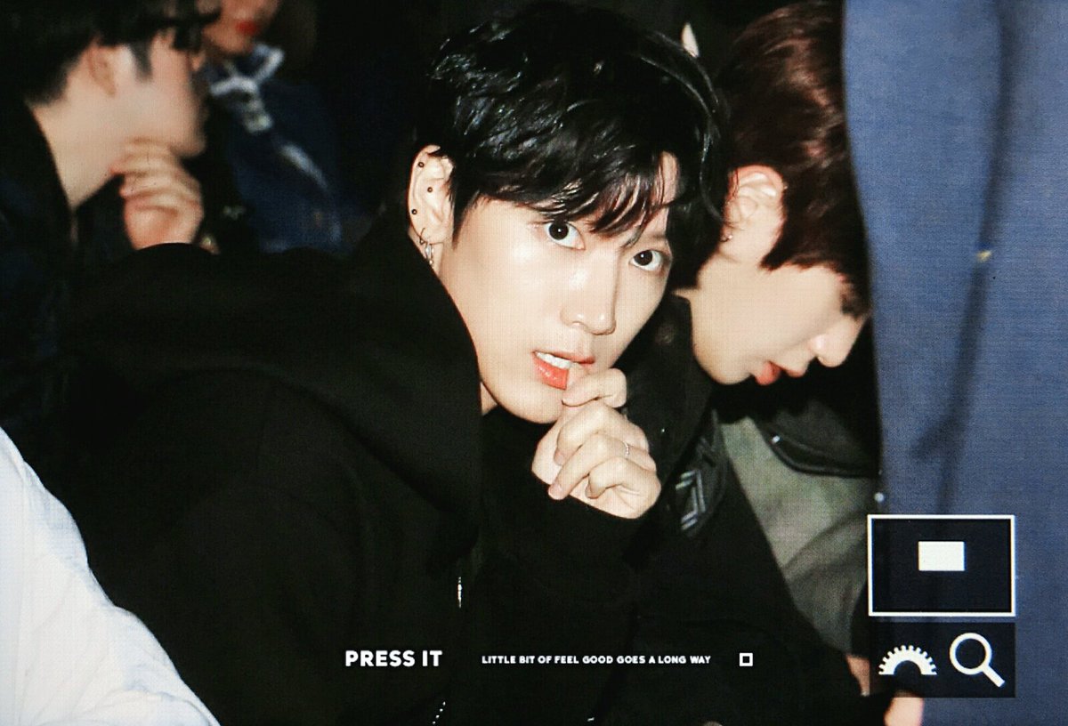 Pressit_kr's tweet photo. 171020 SFW #TEN https://t.co/AfzfDffIwm