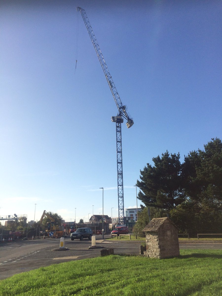 JayneSpencer's tweet photo. Cranes up at Holes Bay Road. @sovereignha @BoroughofPoole #affordablehomes https://t.co/jxn0LPq8xp