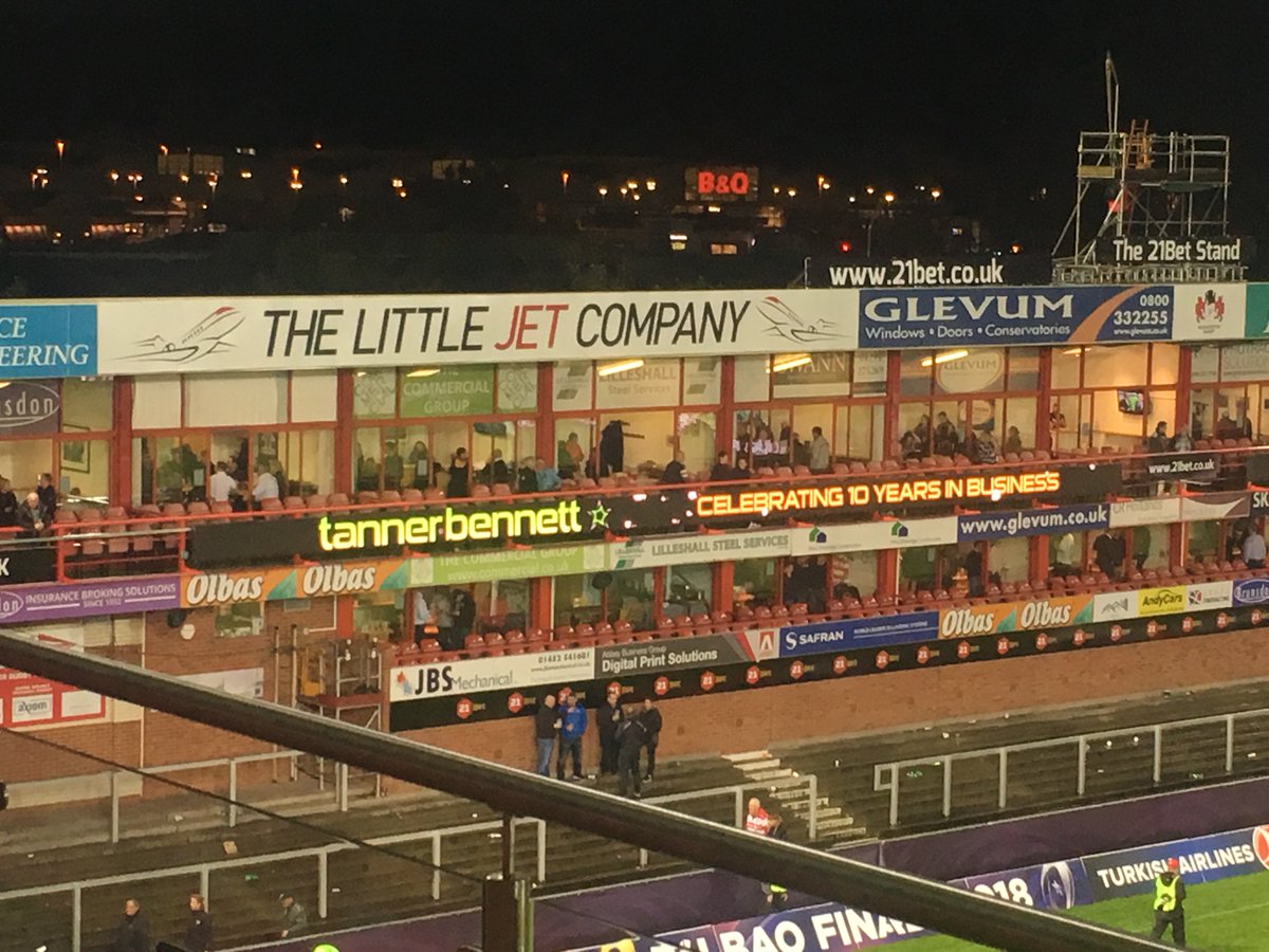 tanner_bennett_'s tweet photo. Our digital sign looking good at Gloucester Rugby last night! @gloucesterrugby @ElonexOutdoor https://t.co/dHCBolgPkM