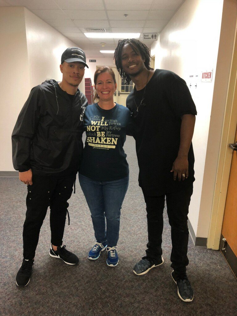 mommadusse's tweet photo. Tired, sweaty & sore feet but had a blast hosting @TripLee @KB_HGA & crew. Great concert go-see it! #onecoolmom #HomeTeamTour #whatanight https://t.co/qIihQB3bbb