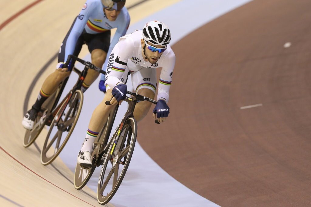 GazetteDesSport's tweet photo. #EuroTrack17 l Brassard noir pour le champion du monde de l'Omnium, @ben__thomas_ ! 🙏🏻

📸 @FFCyclisme https://t.co/v1uDxoOKDB
