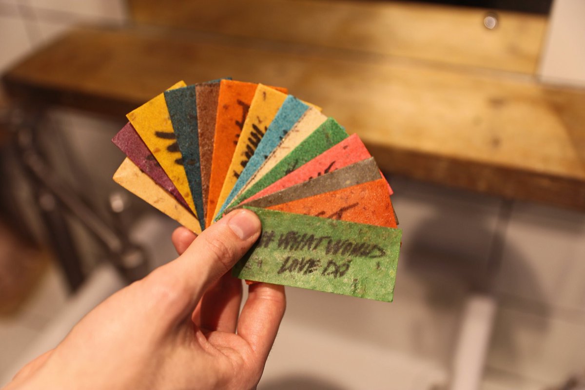 LushNapoli's tweet photo. Profumate e super colorate, ecco le nostre fantastiche #washcard ! Le avete provate? Vi aspettiamo in bottega !!! #lush #napoli https://t.co/YghBC6xKga