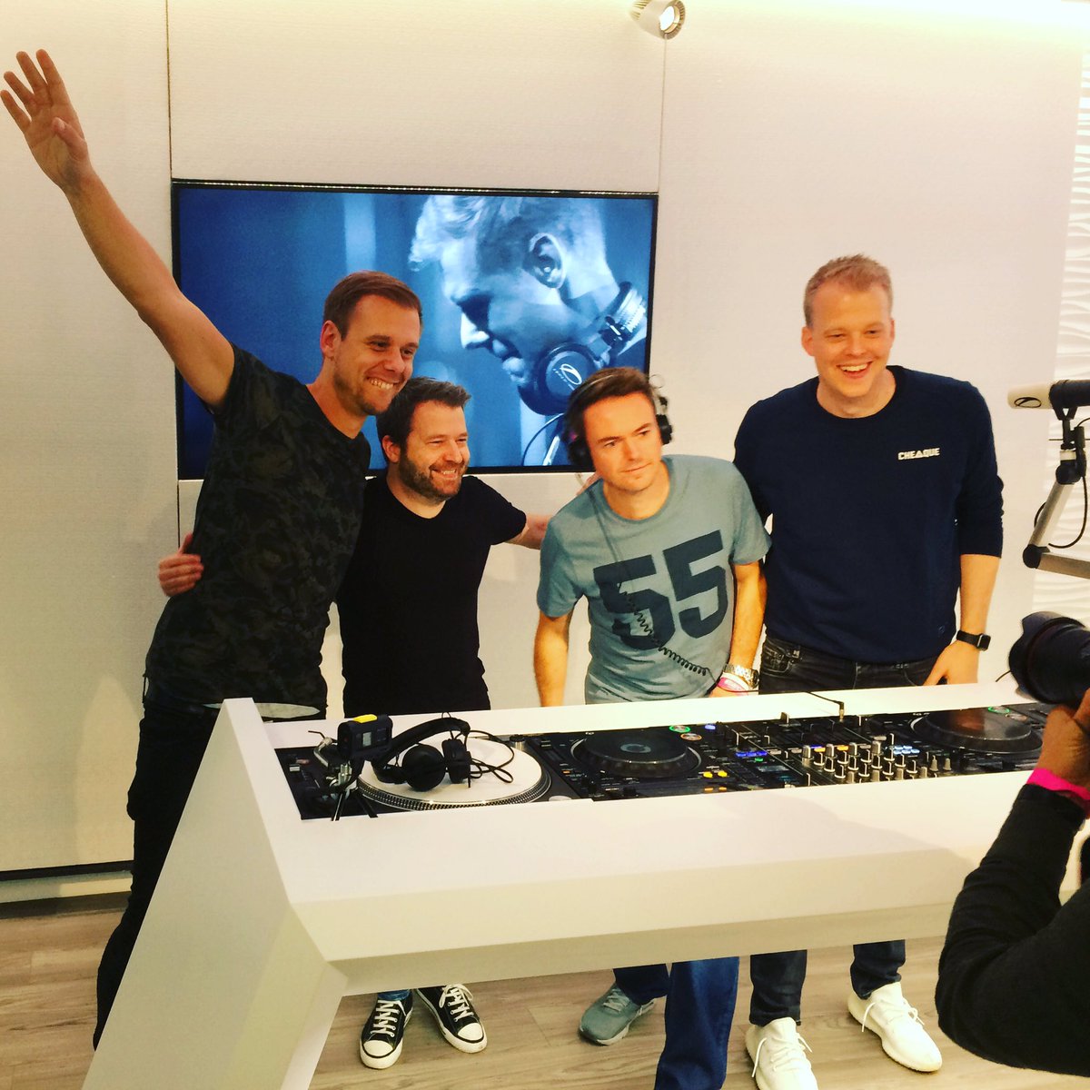 DJAndyMoor's tweet photo. Great vibes in the @asotlive studio yesterday.... airing some of our forthcoming #STADIUM4 projects ๐#trancefamily https://t.co/wBV2uaAXUR