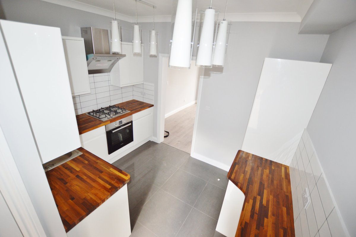 HuntersPlaistow's tweet photo. 2 BED PERIOD FLAT- Located excellently for Stratford tube station and Westfield Shopping Centre in close proximity. https://t.co/QdzML3o3i9 https://t.co/qlNLh8W1Jb