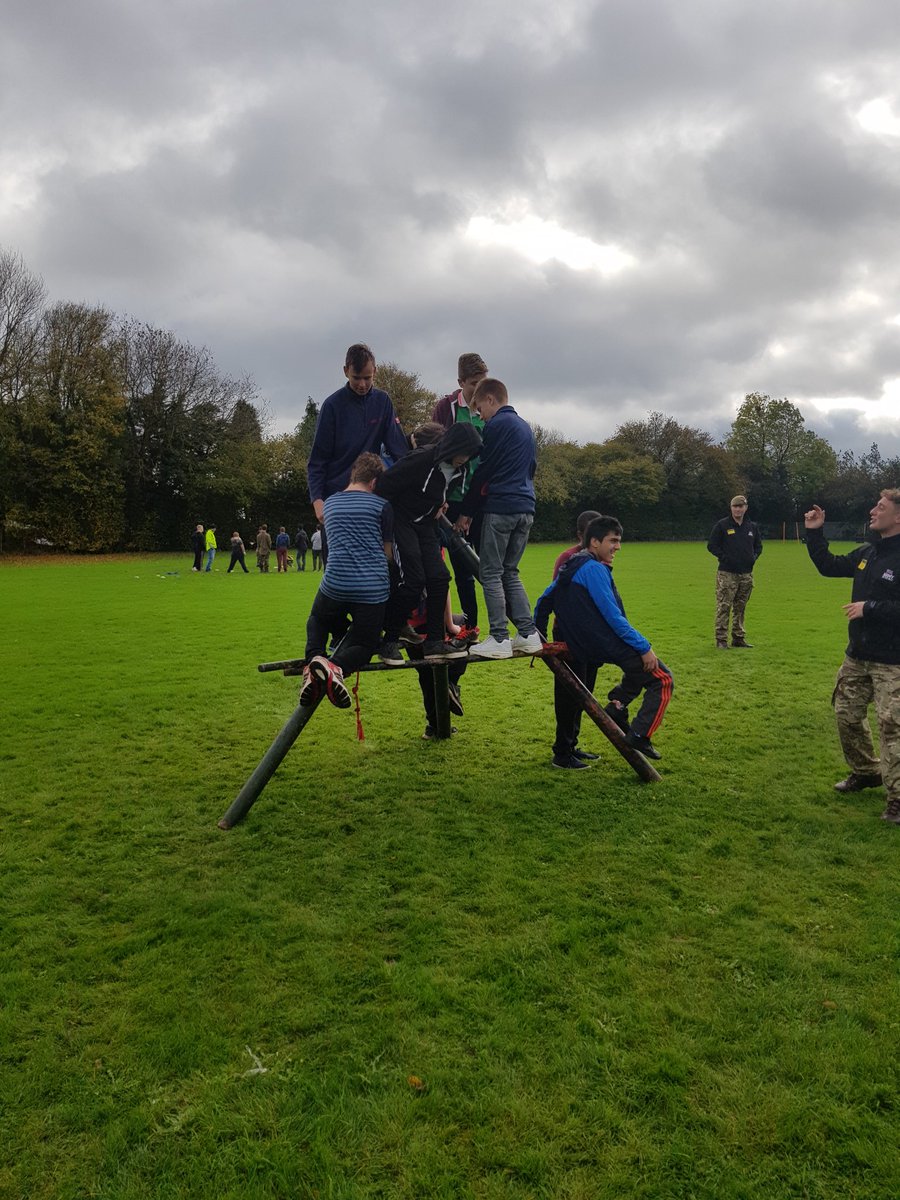StonyDean's tweet image. KS4 teambuilding day with the @ArmyOTSouthEast. Going incredibly well. #teambuilding #britisharmy #commandtasks