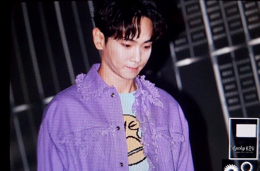 LuckyKey07's tweet photo. 171020 서울패션위크 —#키 #기범 #Key https://t.co/yYrpEWd51w
