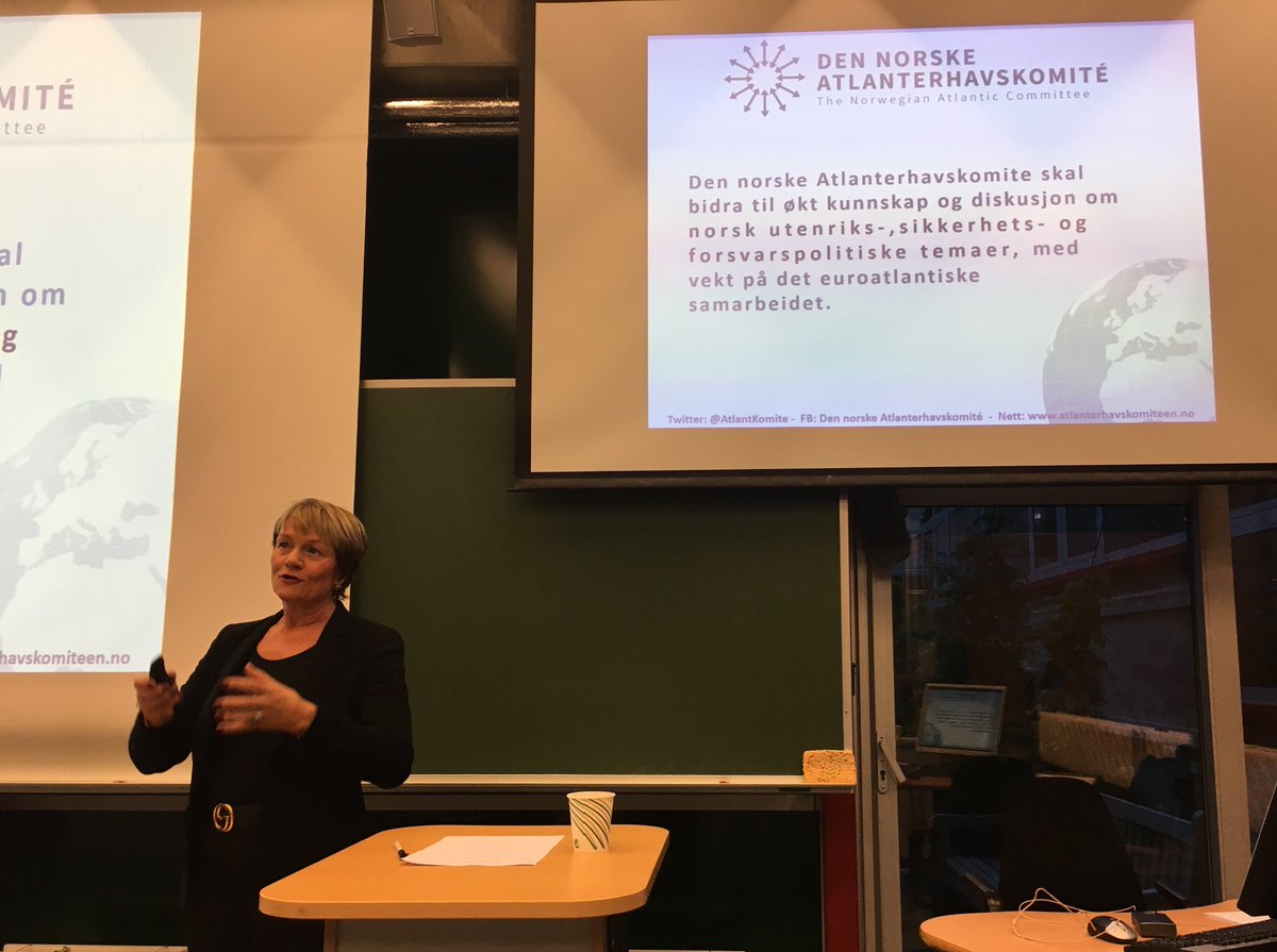 Atlantkomite's tweet photo. Gen.sek. @KateBundt åpner nå dagens kurs i internasjonal politikk i #Stavanger på @UniStavanger ! #ipkurs https://t.co/NAPQ8zWhxb