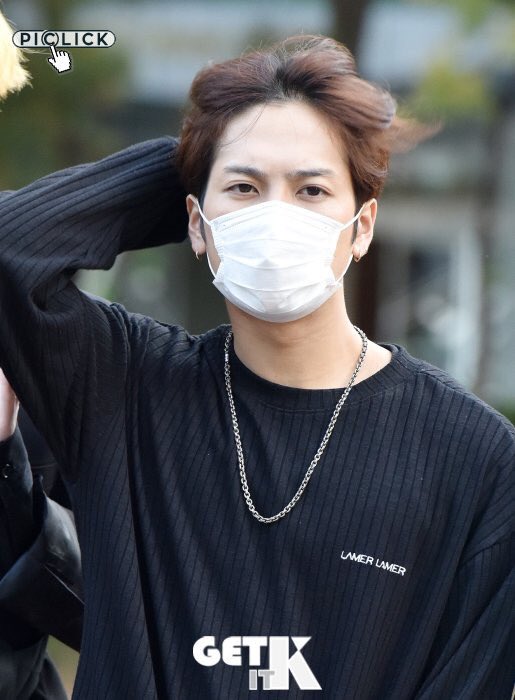 I_GOT7's tweet photo. [PIC] 171020 #GOT7 #Jackson Mubank Arrival 

#갓세븐 #YouAre https://t.co/fMEAtjxFYA