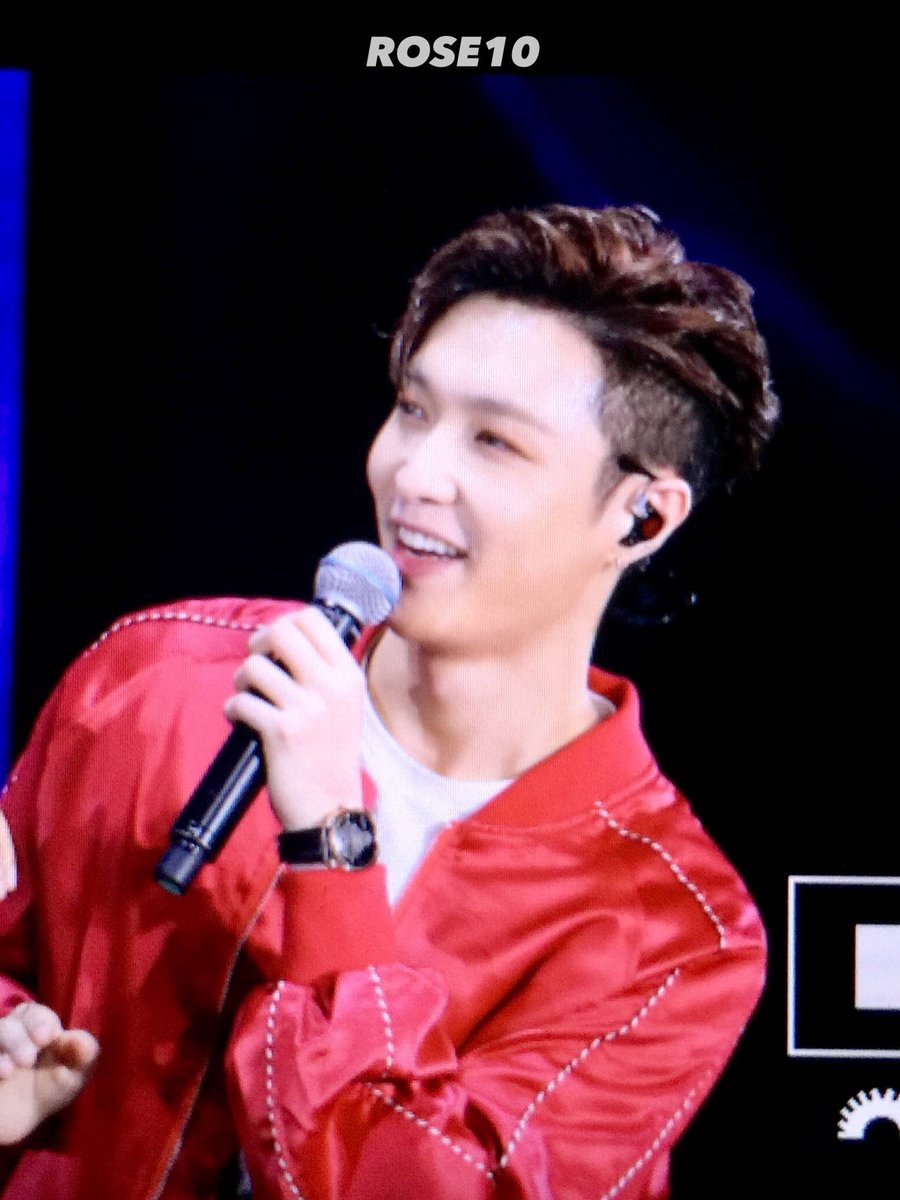LAY9107's tweet photo. 171020 https://t.co/mwv1QwCXau