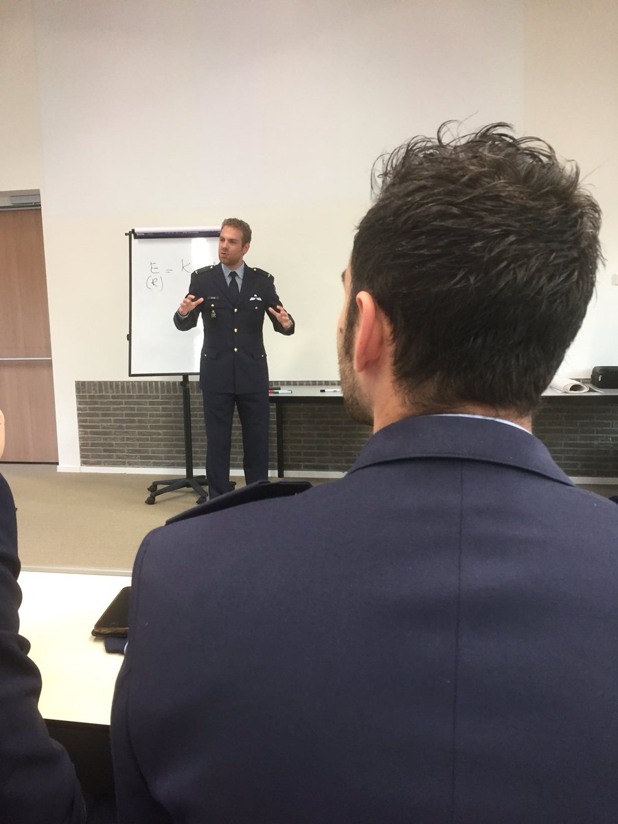 LtGenbdVerbeek's tweet photo. TechnoCollege van start, kennis ontwikkelen en delen om relevant te blijven voor de toekomst #technoc4 @Kon_Luchtmacht https://t.co/bngqvP2k0V