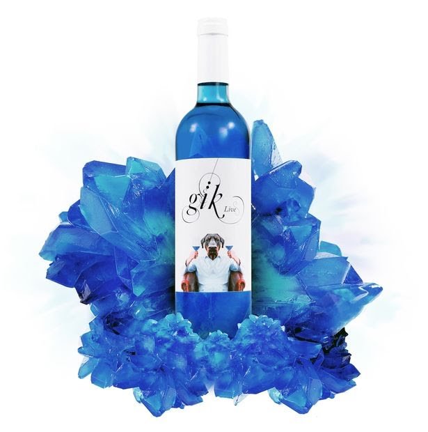 JhoyJoyce's tweet photo. Blue wine!!! A wine addicted need it #me 😍😍 #bluewine #giklive  #spain https://t.co/oHuDcC645R