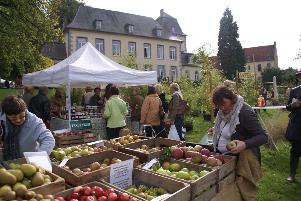 Mary6065's tweet photo. Achat de quelques pommes 🍎 https://t.co/DF9Eh7MFjY