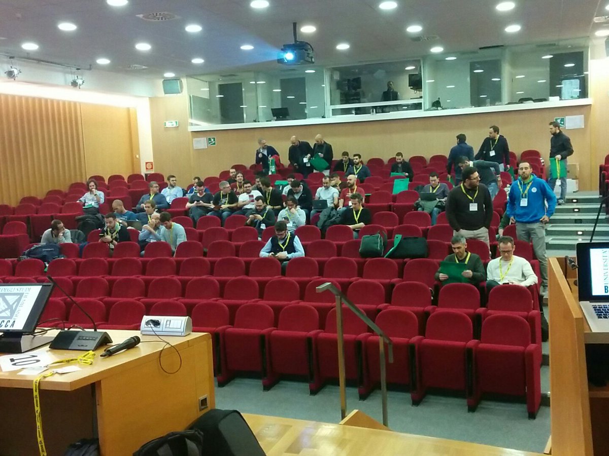 garakkio's tweet image. Almost ready to start... #symfony #symfonyDayIt