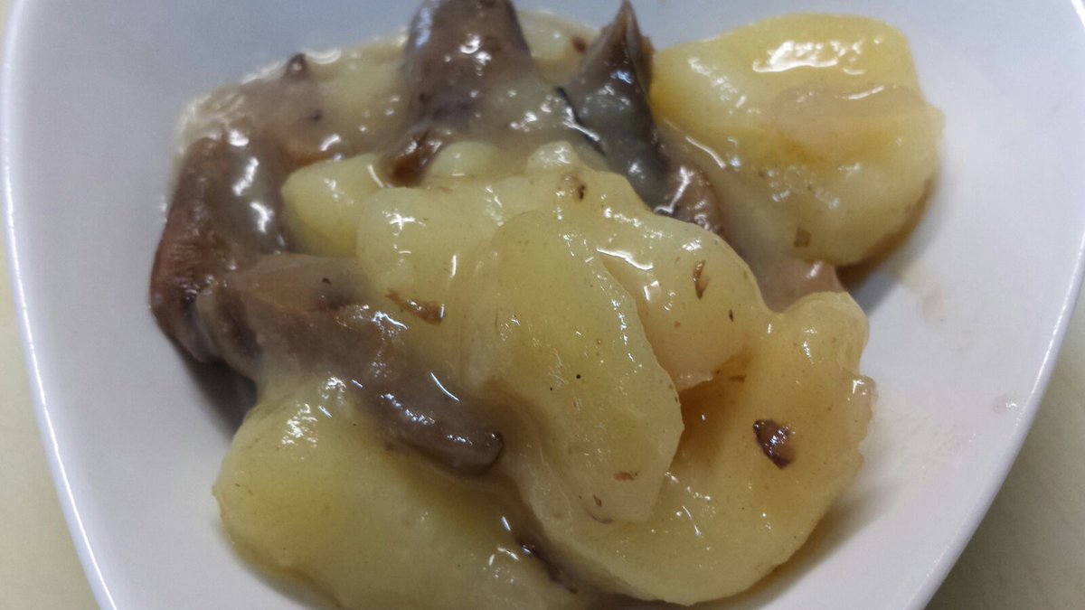 TragonaBar's tweet photo. Hemos creado 5 nuevas tapas para que las disfrutes si pasas por #Lavapies, como la de #PatatasConNiscalos, en #LaTragonaLavapies https://t.co/5EFDTGBsMh