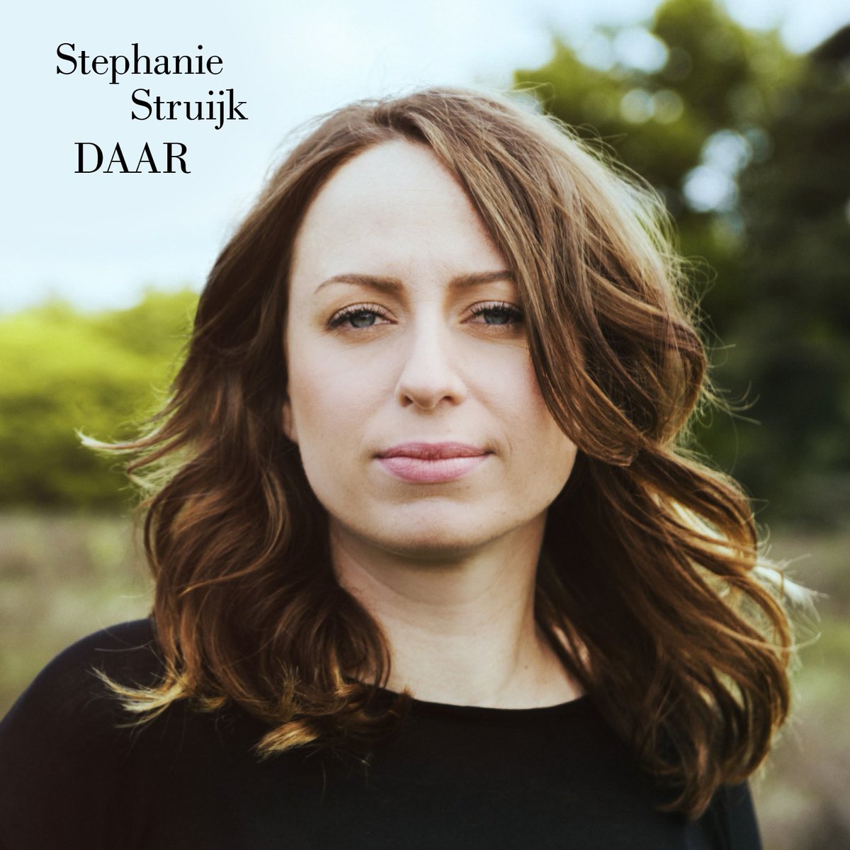 Mijn nieuwe single DAAR is vandaag uitgekomen! Een liedje dat ik afgelopen zomer schreef met <a href="/DanielLohues/">Daniel Lohues</a>. Luister hier: stephaniestruijk.lnk.to/DAAR