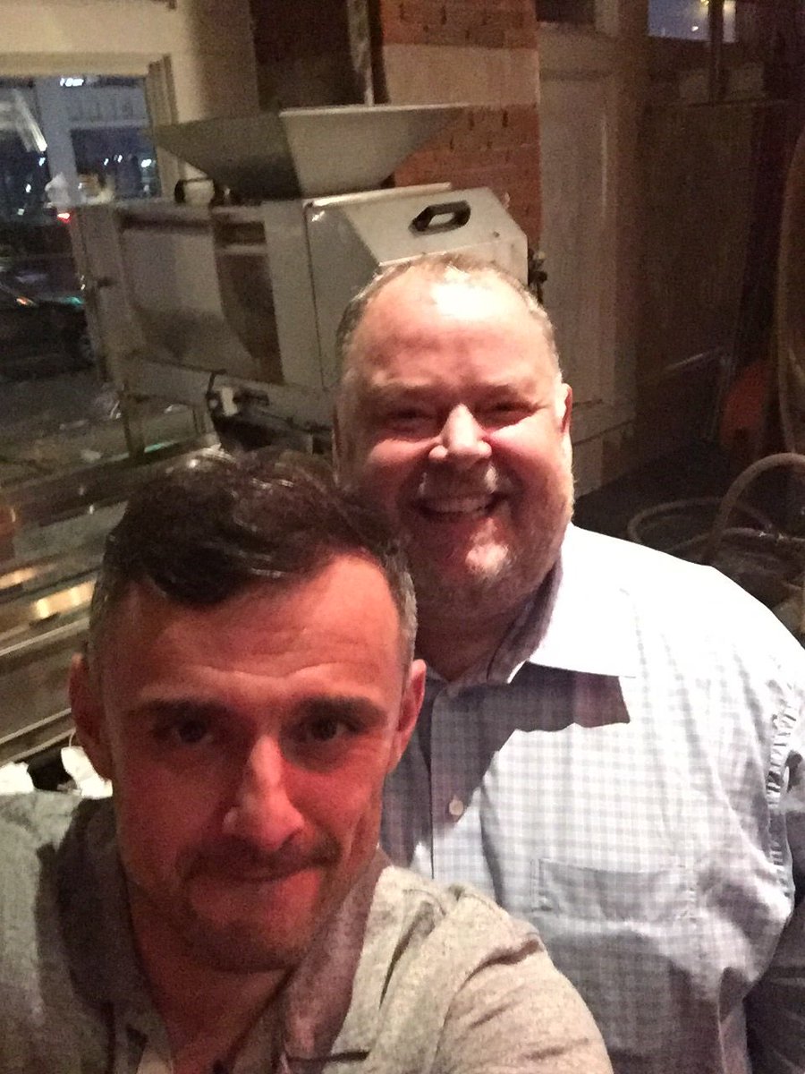 BungeeMummy's tweet photo. Dinner with @garyvee, uncorked &amp; uncut. Good wine, good people, good food. Final advice @moovly should "increase its pricing significantly!" https://t.co/5YKpUluD0B