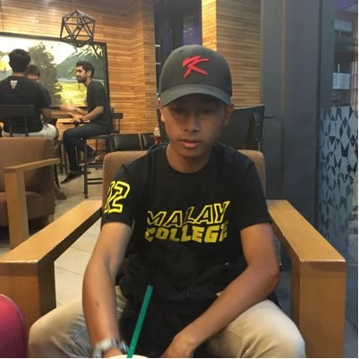 aimanarif_86's tweet photo. Sweet 16 bro🐟🐕 ada masa nanti lepak lagi👌 #since14 👑 @wanarif02_ https://t.co/8oLKQmQqEM